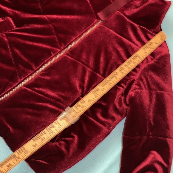 LEOLA COUTURE velvet puffer burgundy full zip fully lined cropped coat size M - Picture 11 of 14